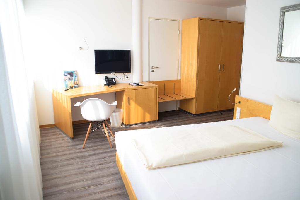 Cristall Hotel Waghäusel Eksteriør bilde