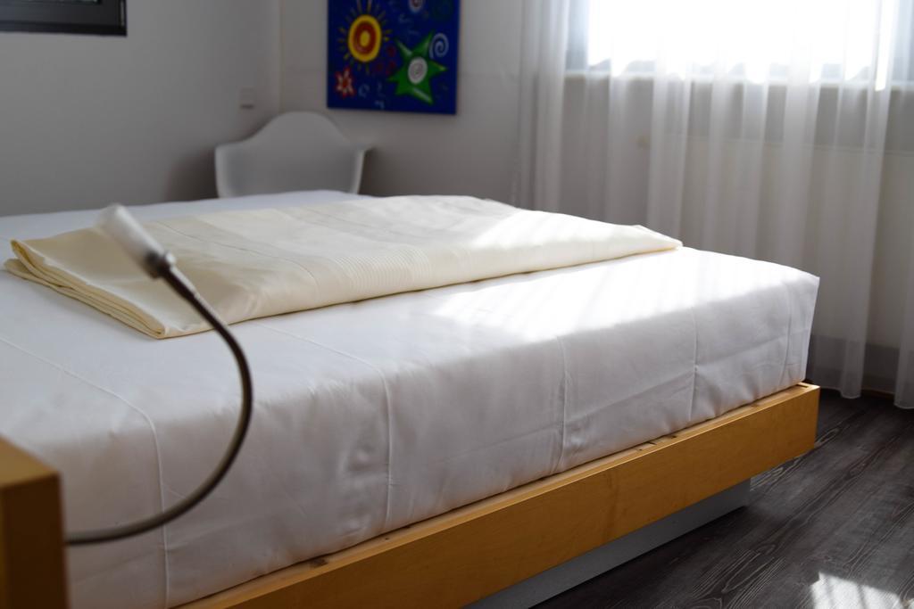Cristall Hotel Waghäusel Rom bilde